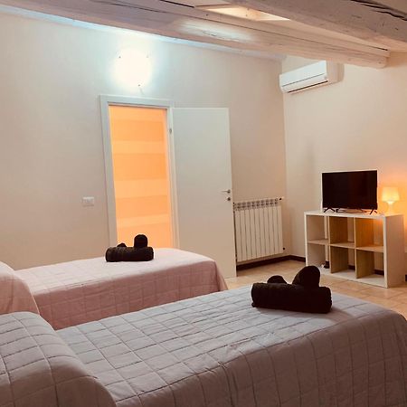 Casa Amelie Apartment Пескиера дел Гарда Екстериор снимка