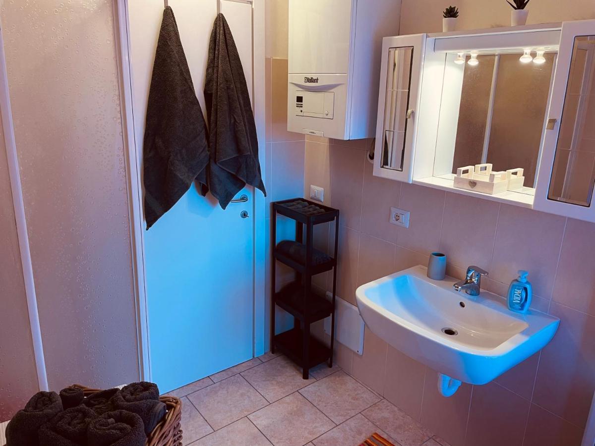 Casa Amelie Apartment Пескиера дел Гарда Екстериор снимка