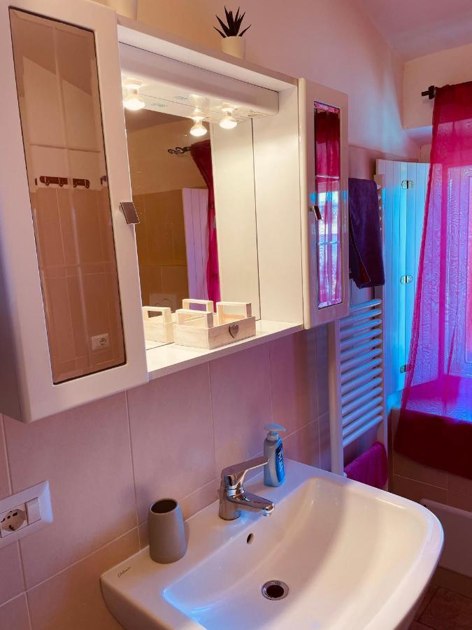 Casa Amelie Apartment Пескиера дел Гарда Екстериор снимка