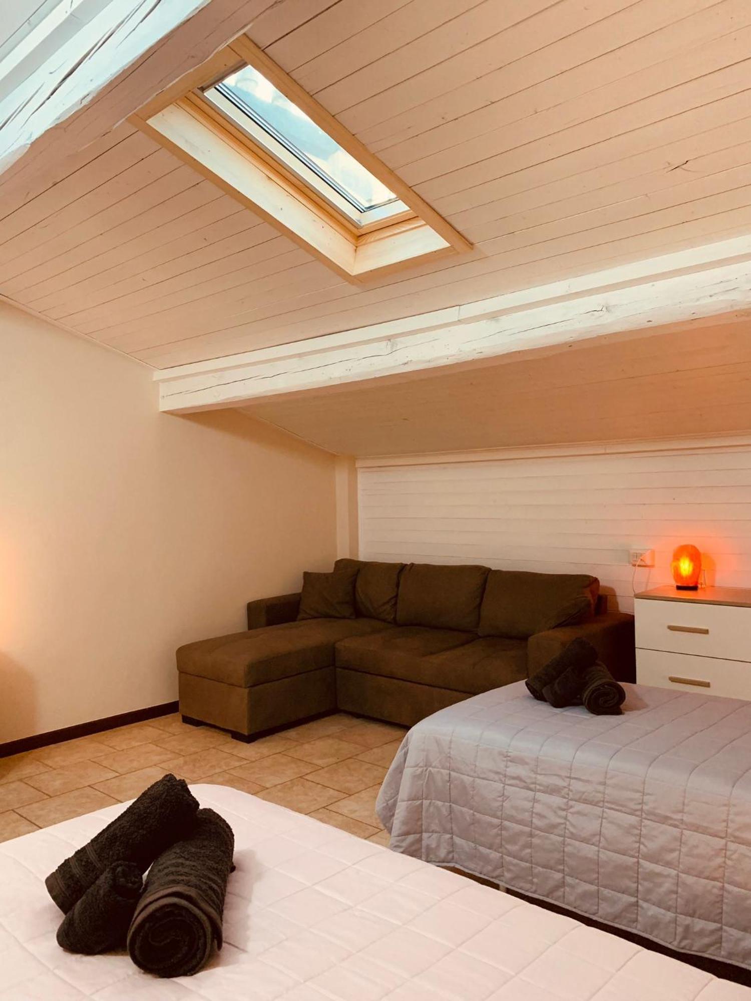Casa Amelie Apartment Пескиера дел Гарда Екстериор снимка